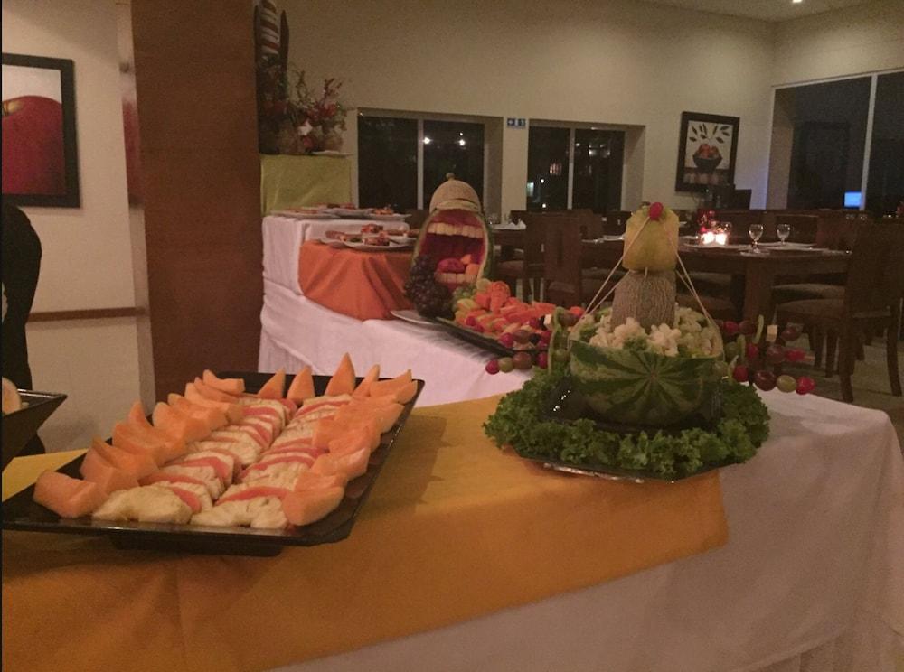 Wyndham Garden Villavicencio Rnt 26993 レストレポ エクステリア 写真